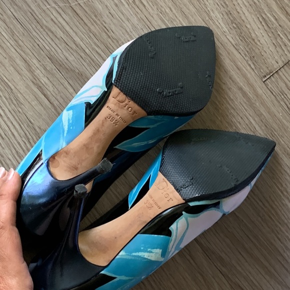 Re-soled Christian Dior Pumps in black with hand painted flowers - Picture 7 of 9